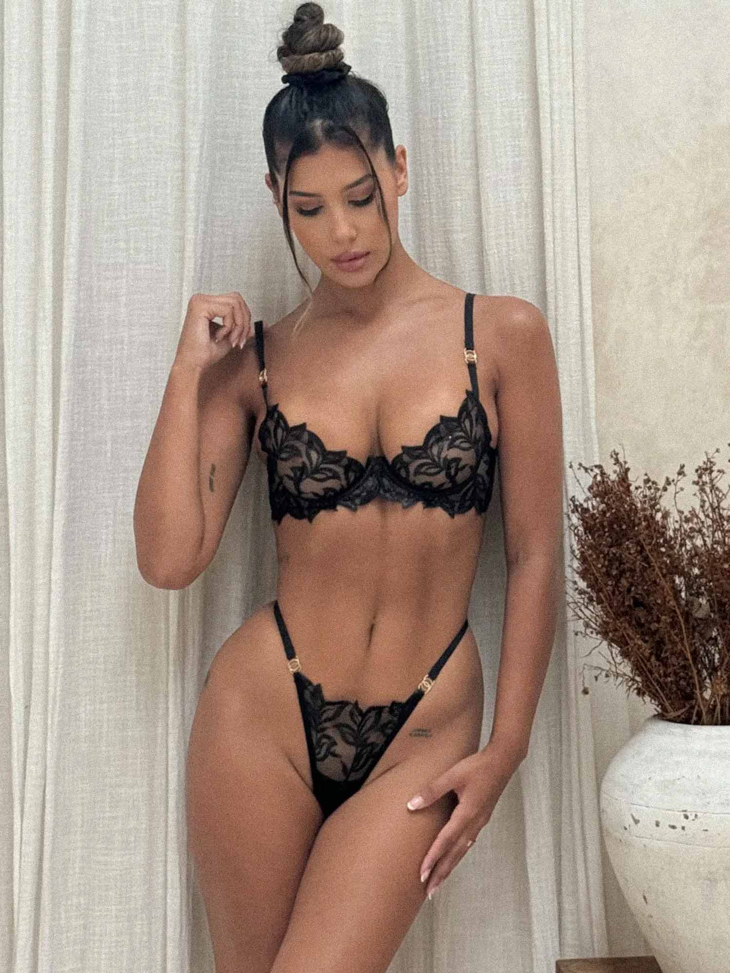 Vera Black Lingerie Set