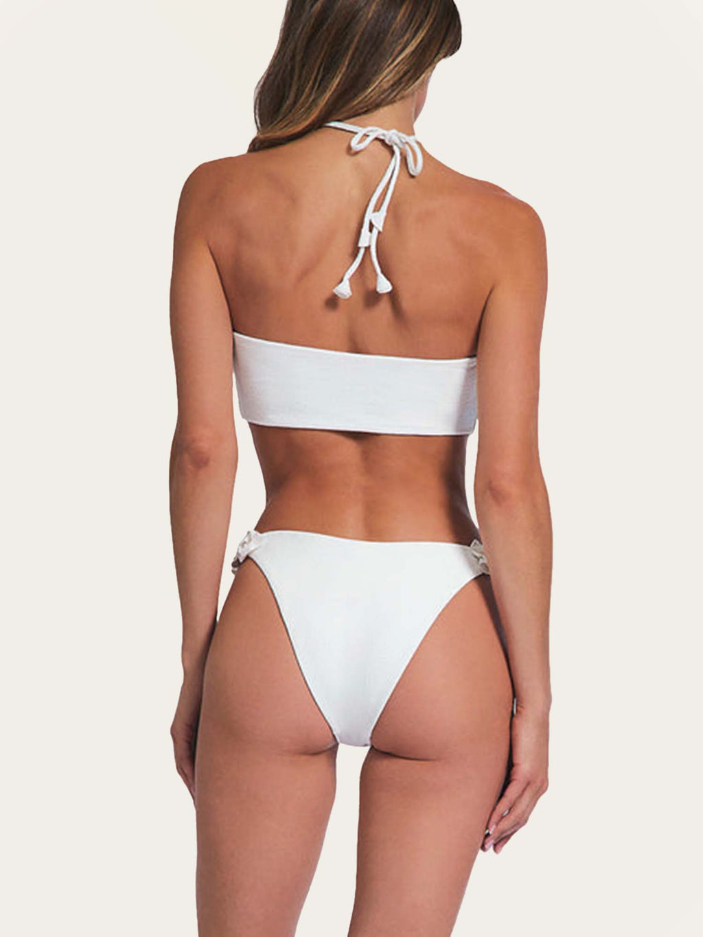 Bikini Putih dengan Hiasan Bunga