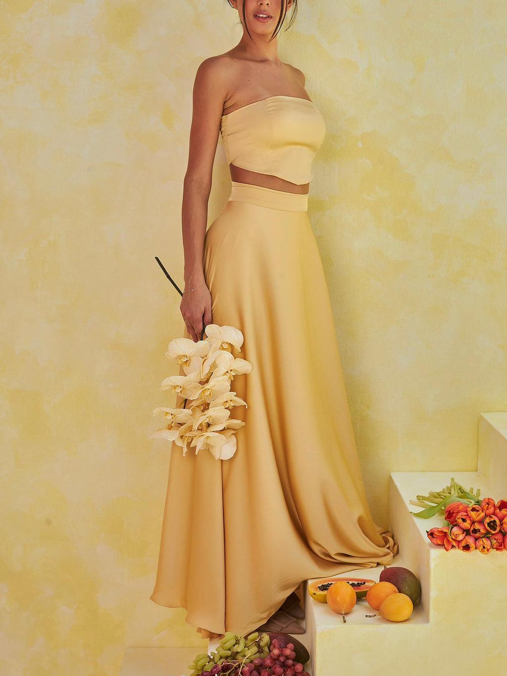 Set Atasan Crop Tanpa Tali &amp; Skirt Maxi Mengalir