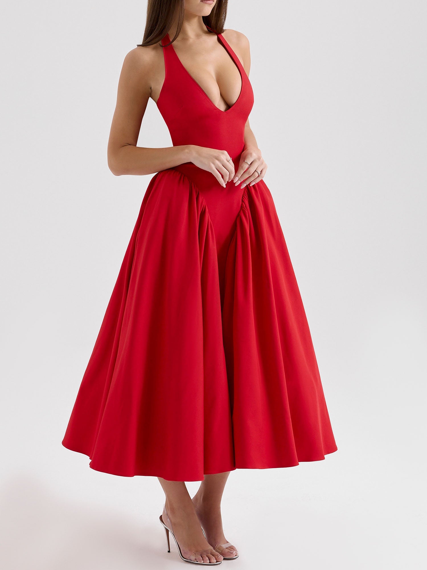 Gaun Midi Halter A-Line Berlipat