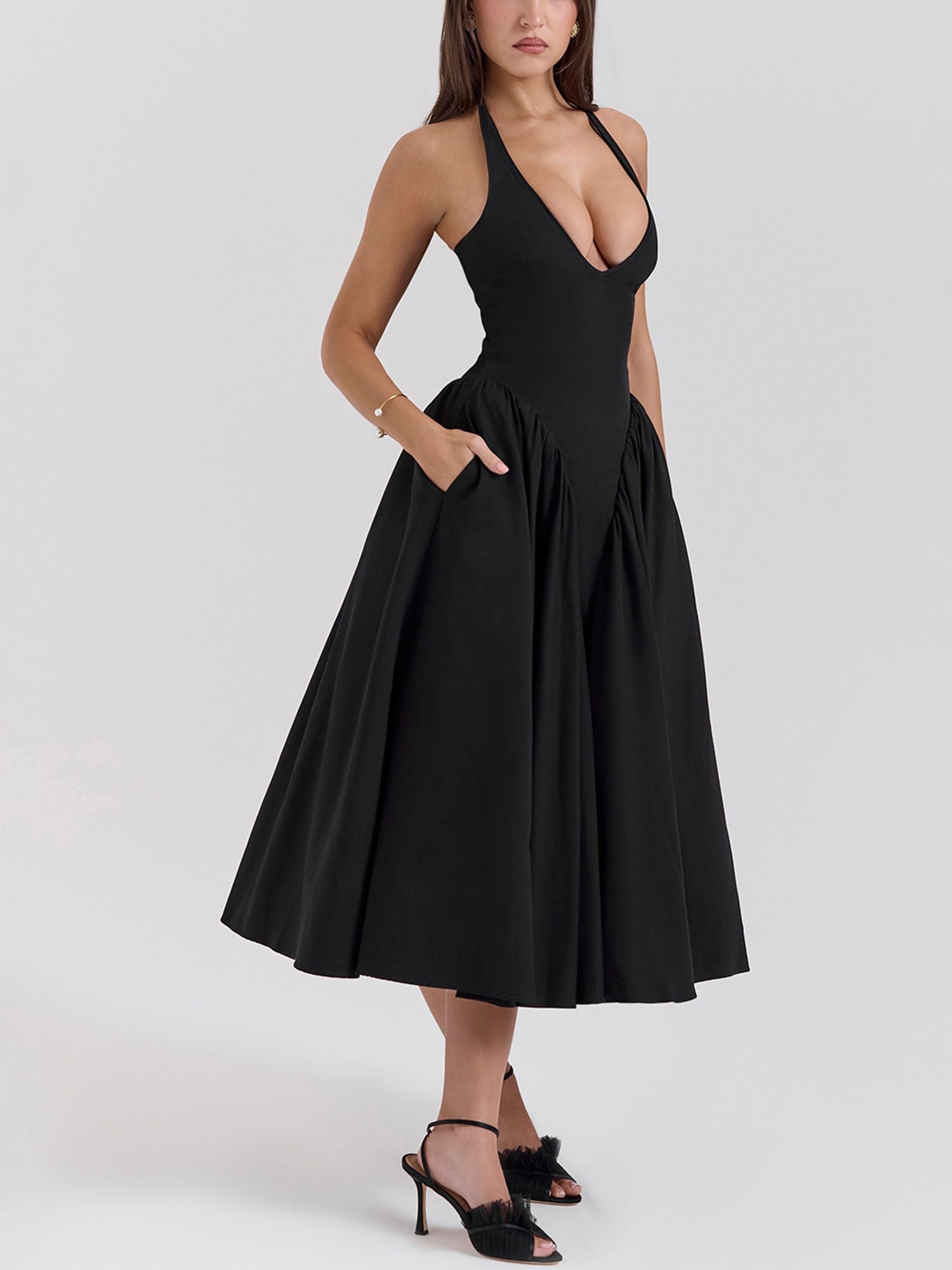 Gaun Midi Halter A-Line Berlipat