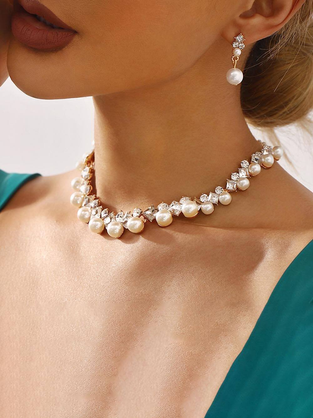 Set Kalung Aloi Barok Elegan dan Subang Mutiara
